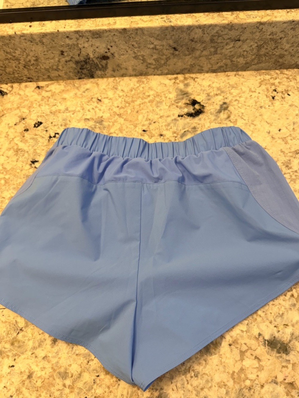 ALO Yoga Playmaker Dolphin Shorts NWOT - Picture 4 of 6